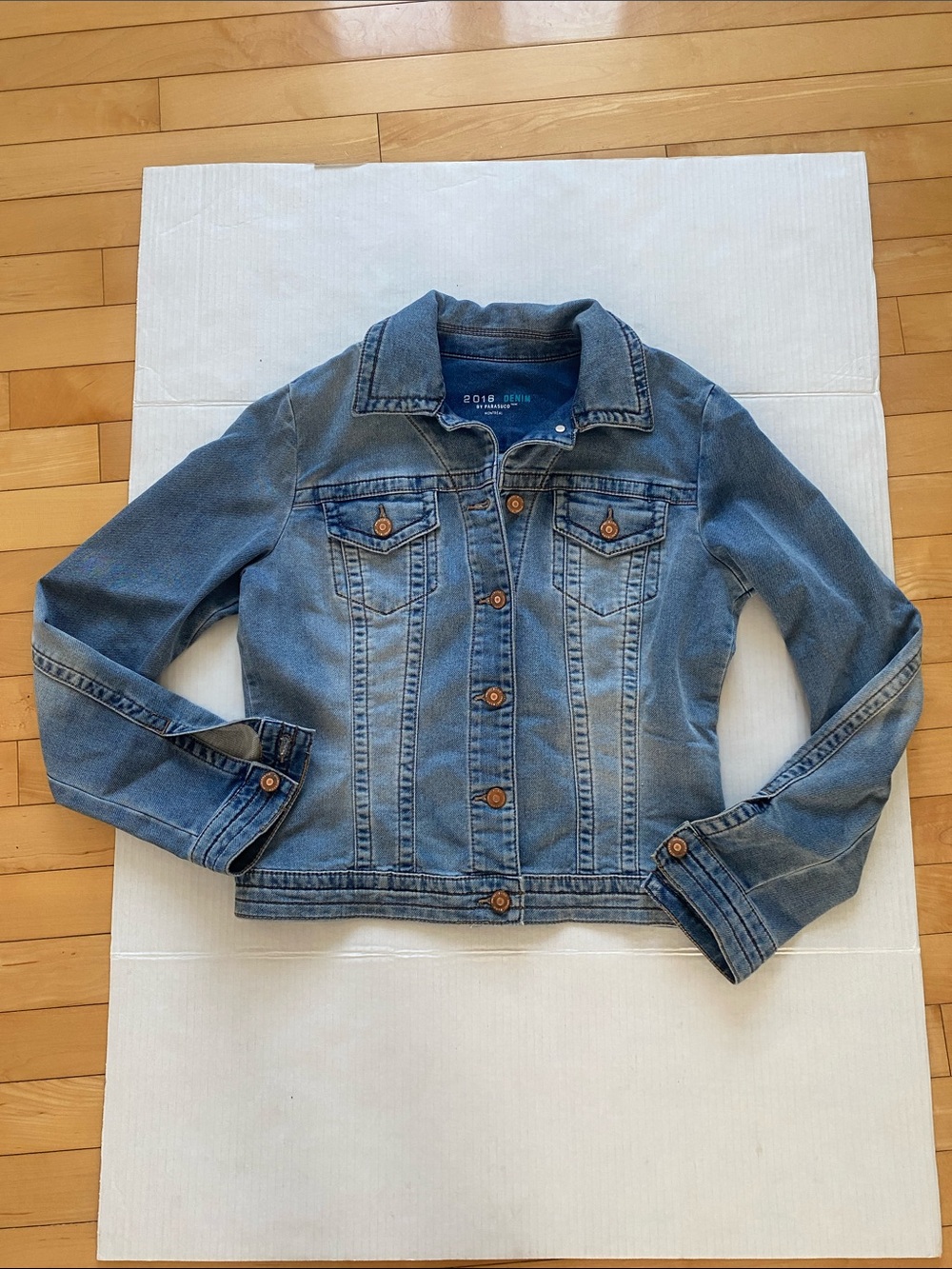 PARASUCO 2016 Classic Blue Denim distressed Jean Jacket  Button-Up Size Small